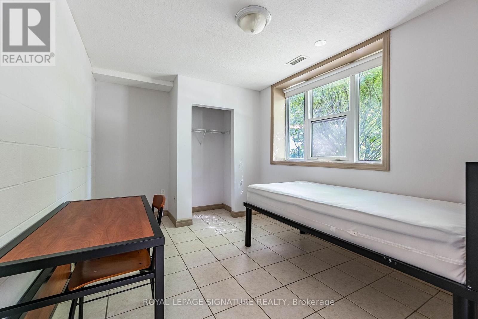 101 - 251 Lester Street Property Photo 41