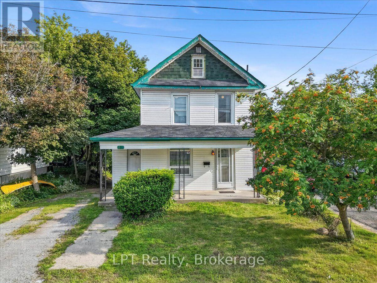 611 Romaine Street Property Photo 1