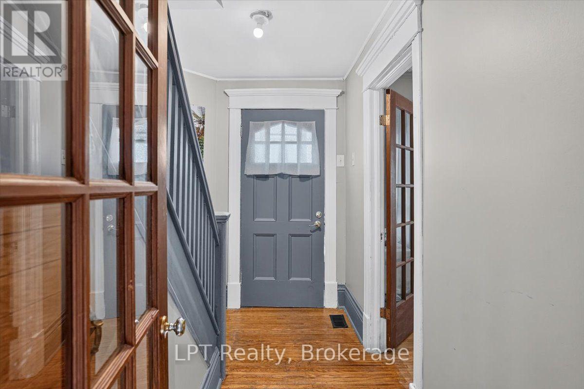 611 Romaine Street Property Photo 2