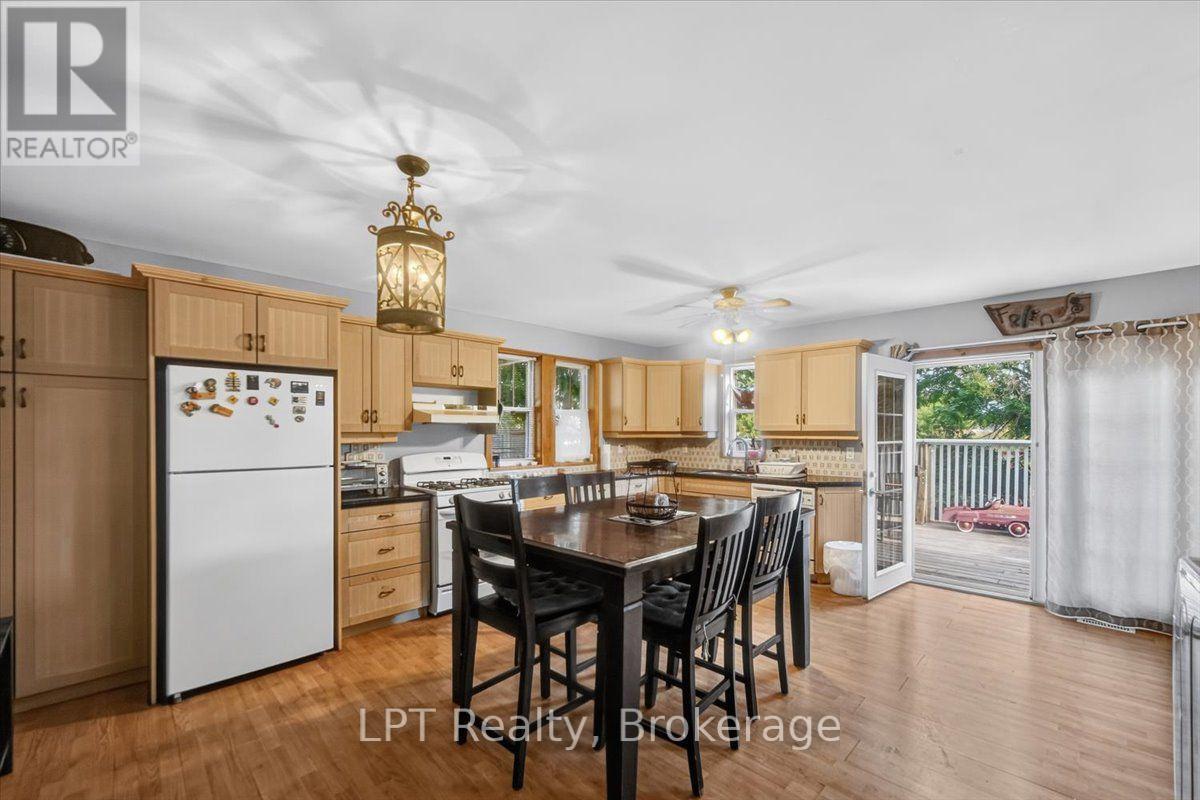611 Romaine Street Property Photo 13
