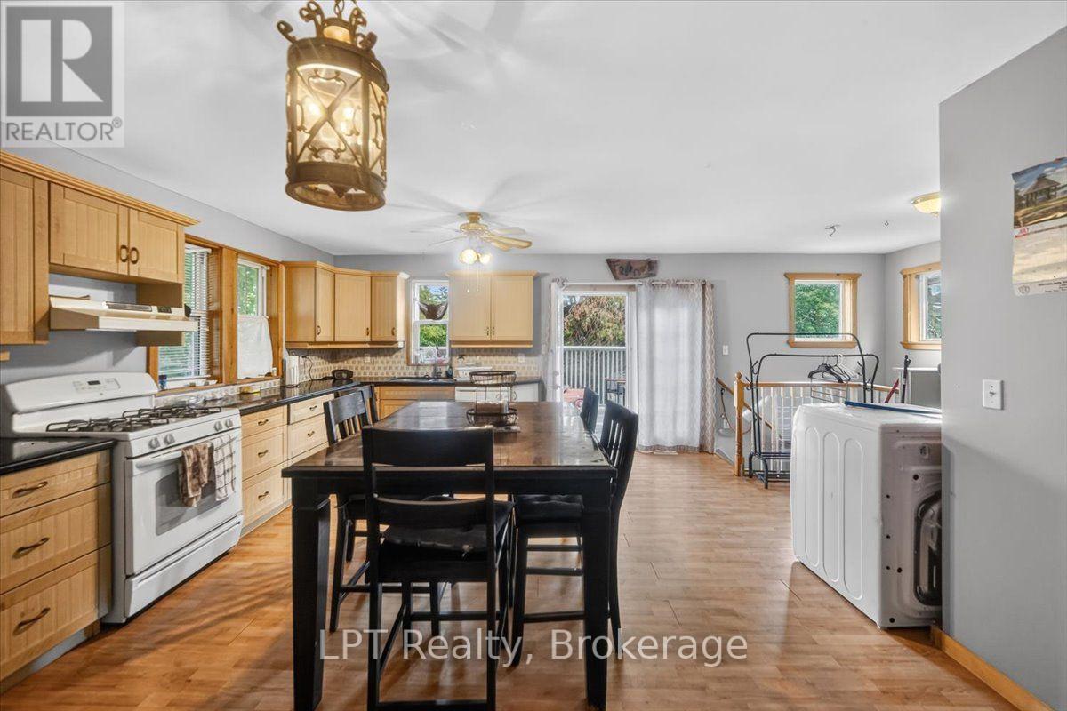 611 Romaine Street Property Photo 14