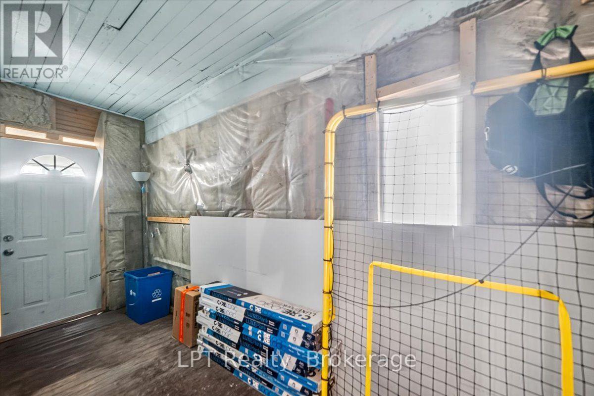 611 Romaine Street Property Photo 15