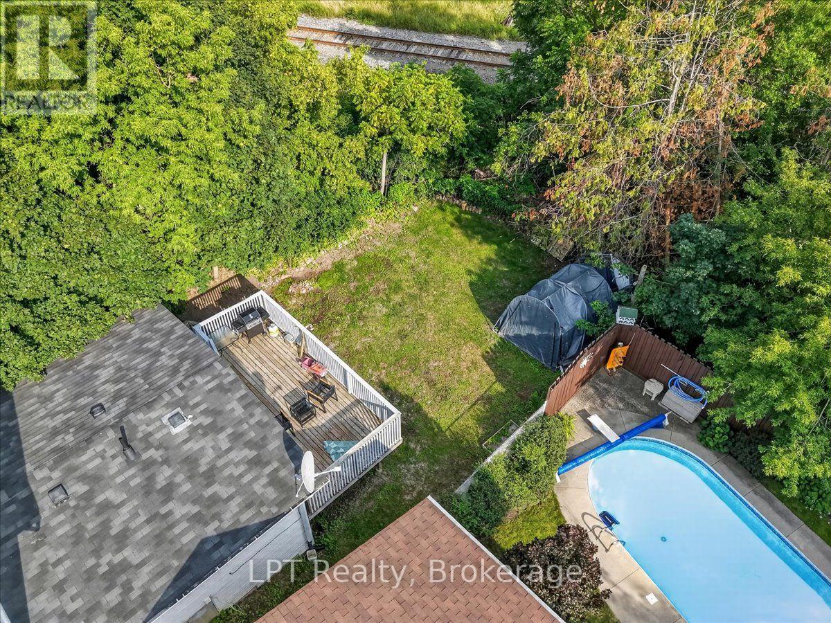 611 Romaine Street Property Photo 16