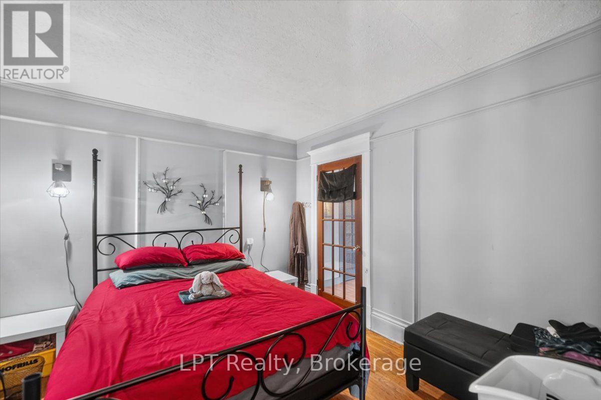 611 Romaine Street Property Photo 18