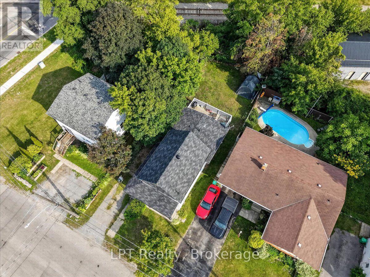 611 Romaine Street Property Photo 20