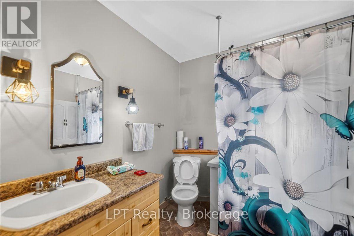 611 Romaine Street Property Photo 24