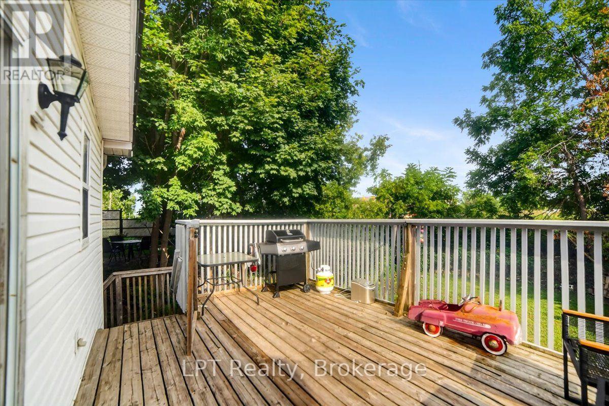 611 Romaine Street Property Photo 27