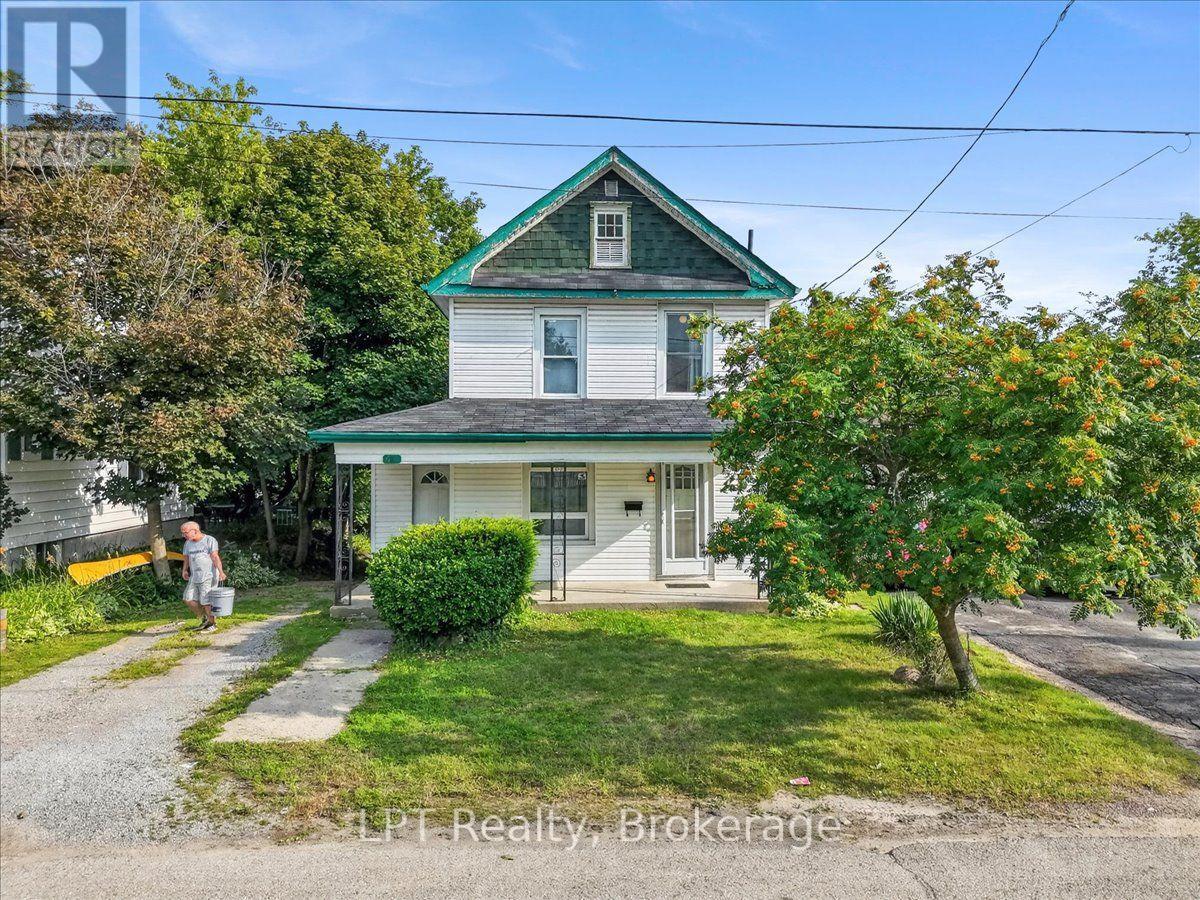 611 Romaine Street Property Photo 33