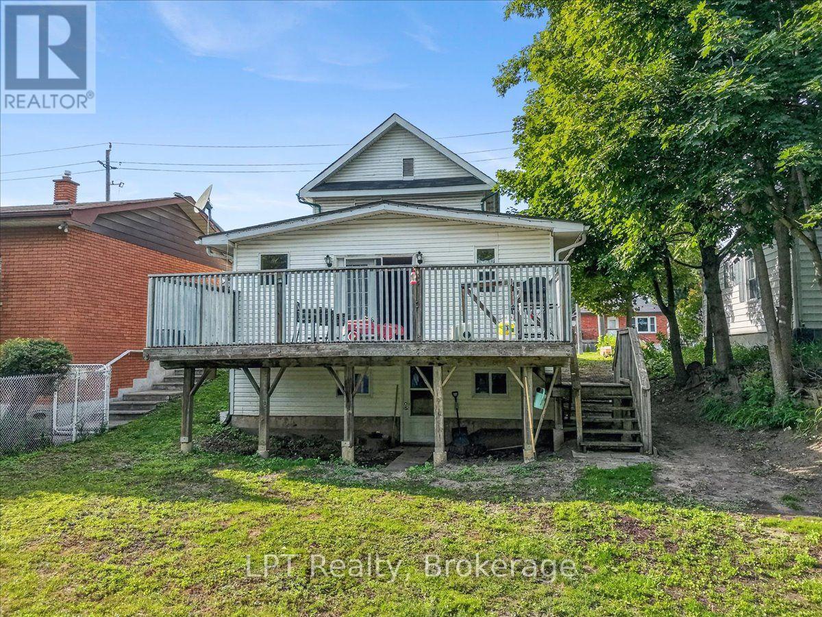 611 Romaine Street Property Photo 35