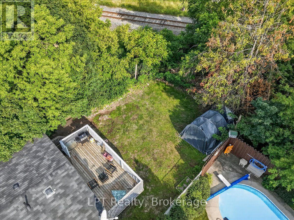 611 Romaine Street Property Photo 36