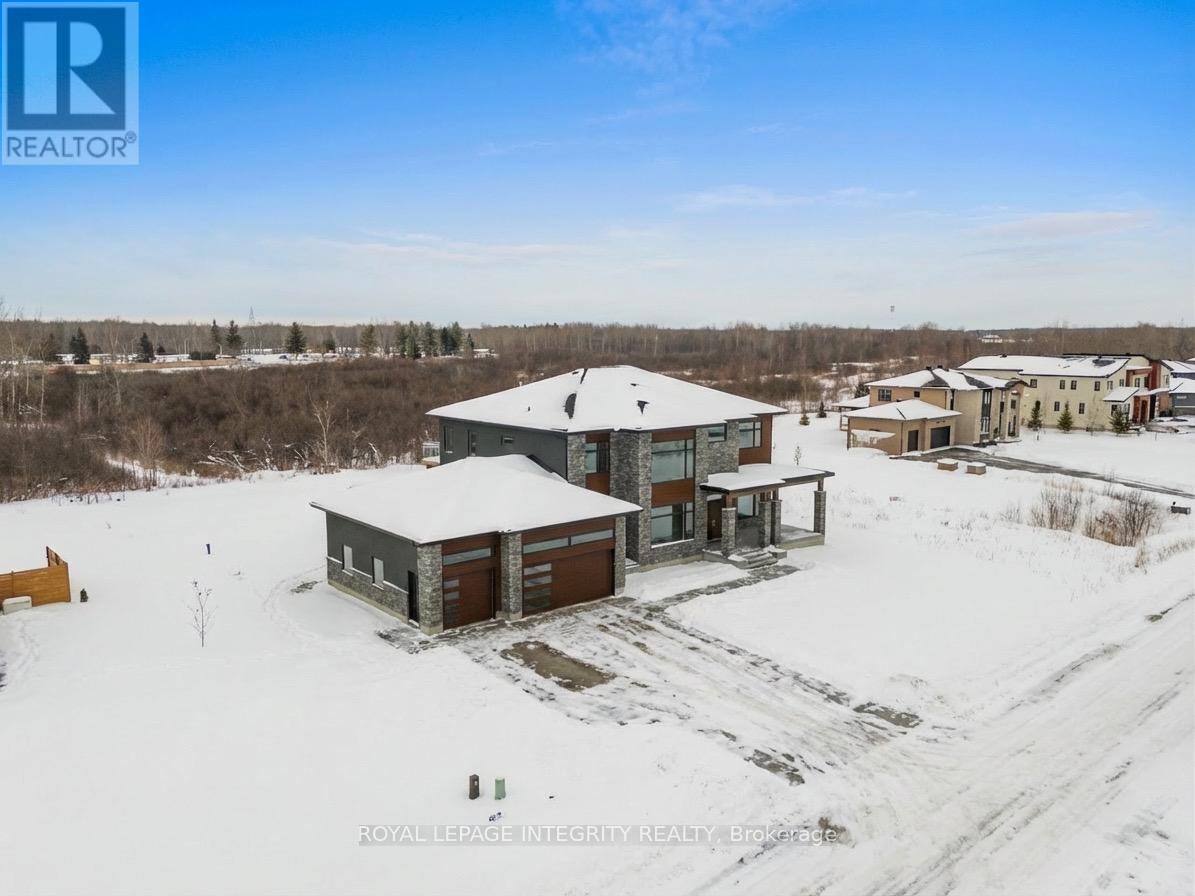 671 Ballycastle Crescent Property Photo 5