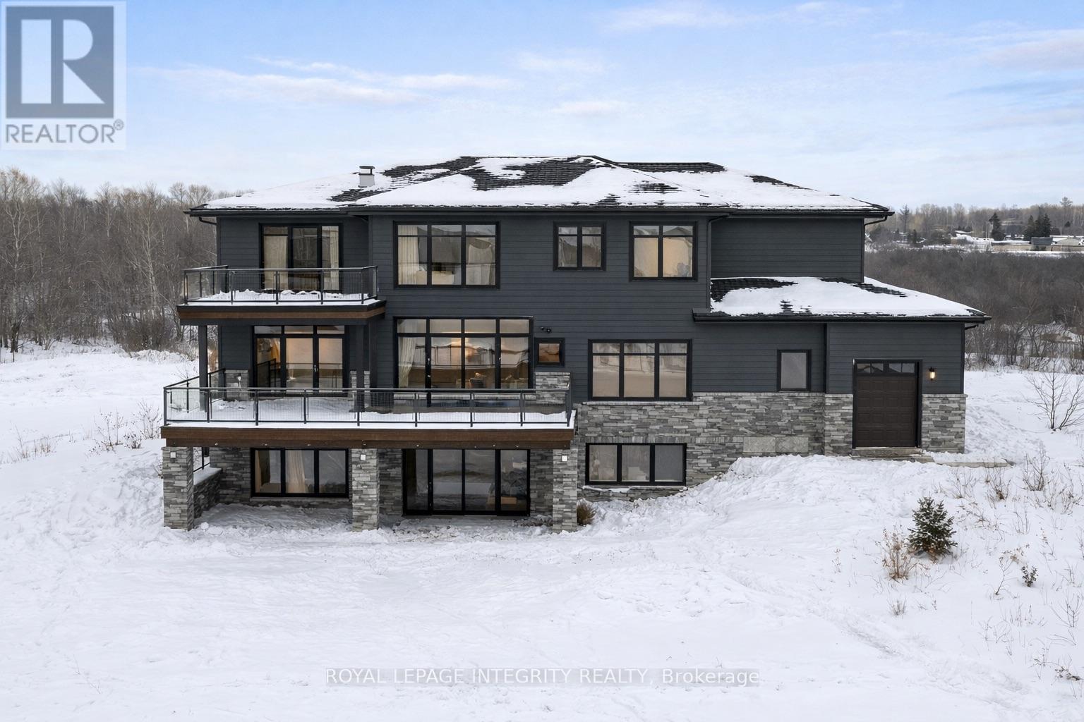 671 Ballycastle Crescent Property Photo 8