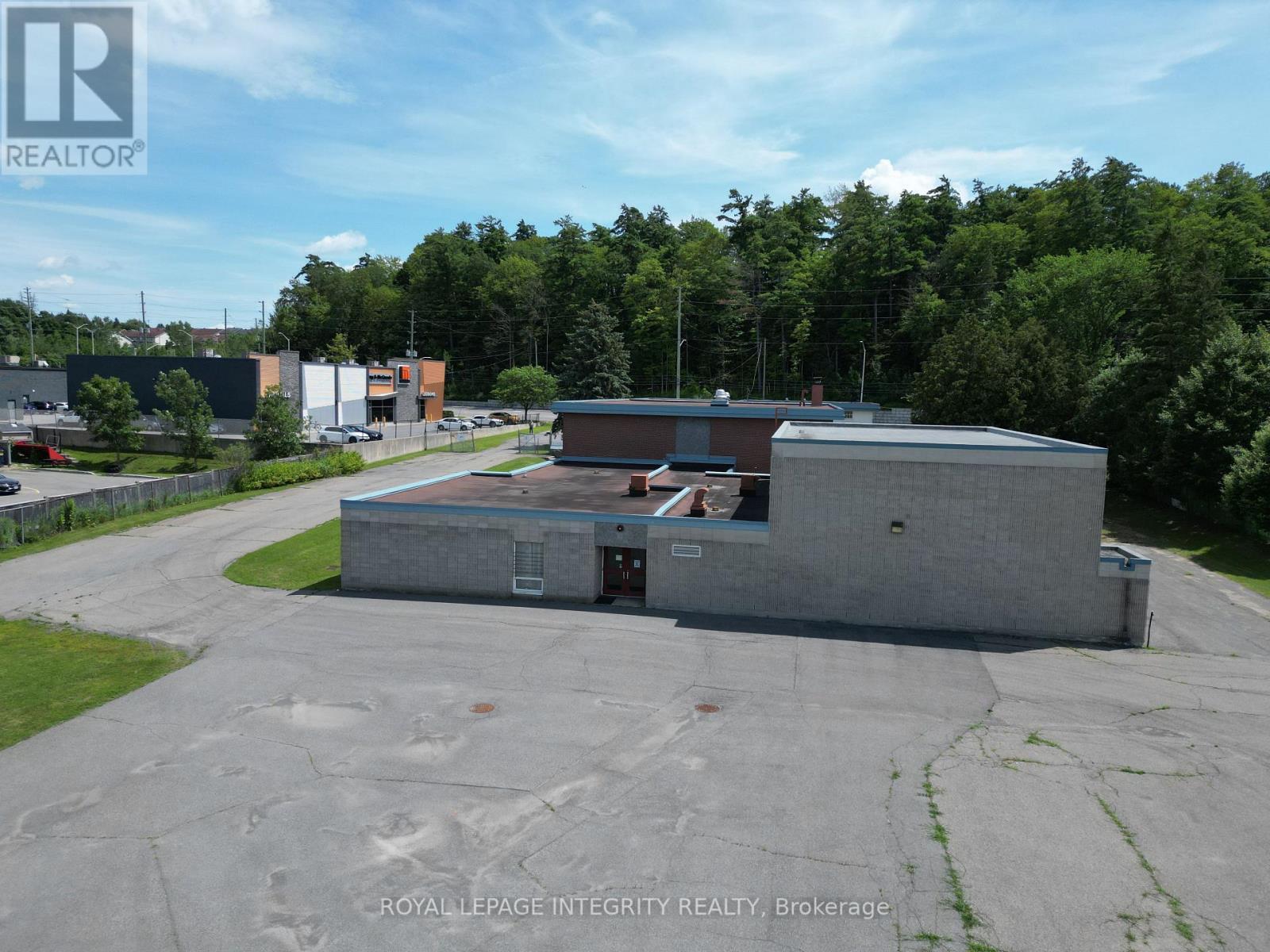 3775 St Joseph Boulevard Property Photo 16