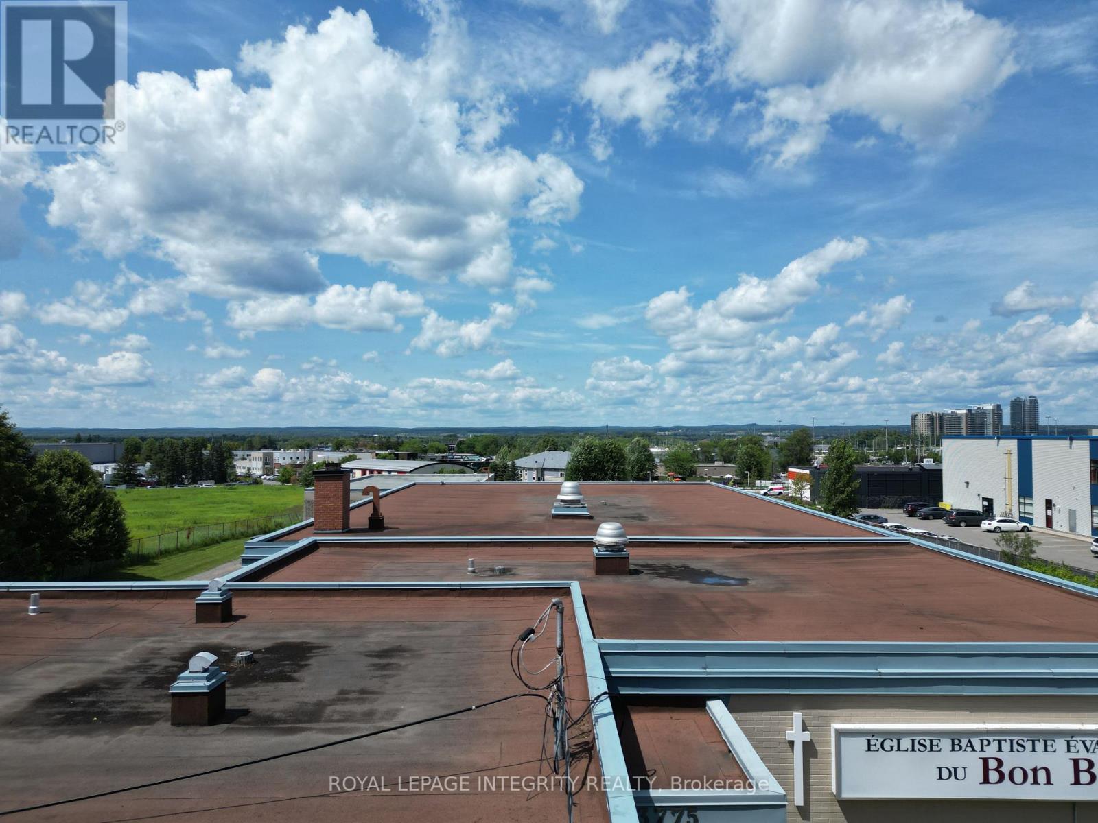 3775 St Joseph Boulevard Property Photo 28