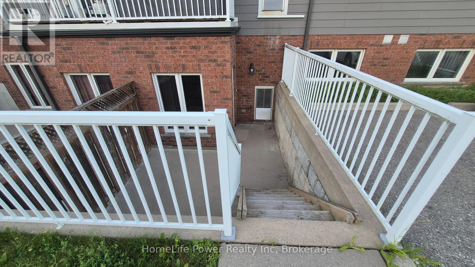 22 - 225 Riddell Street Property Photo 1