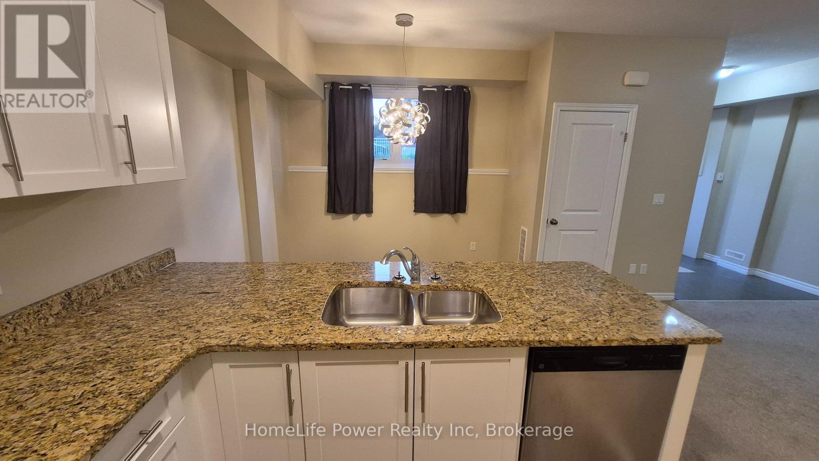 22 - 225 Riddell Street Property Photo 7