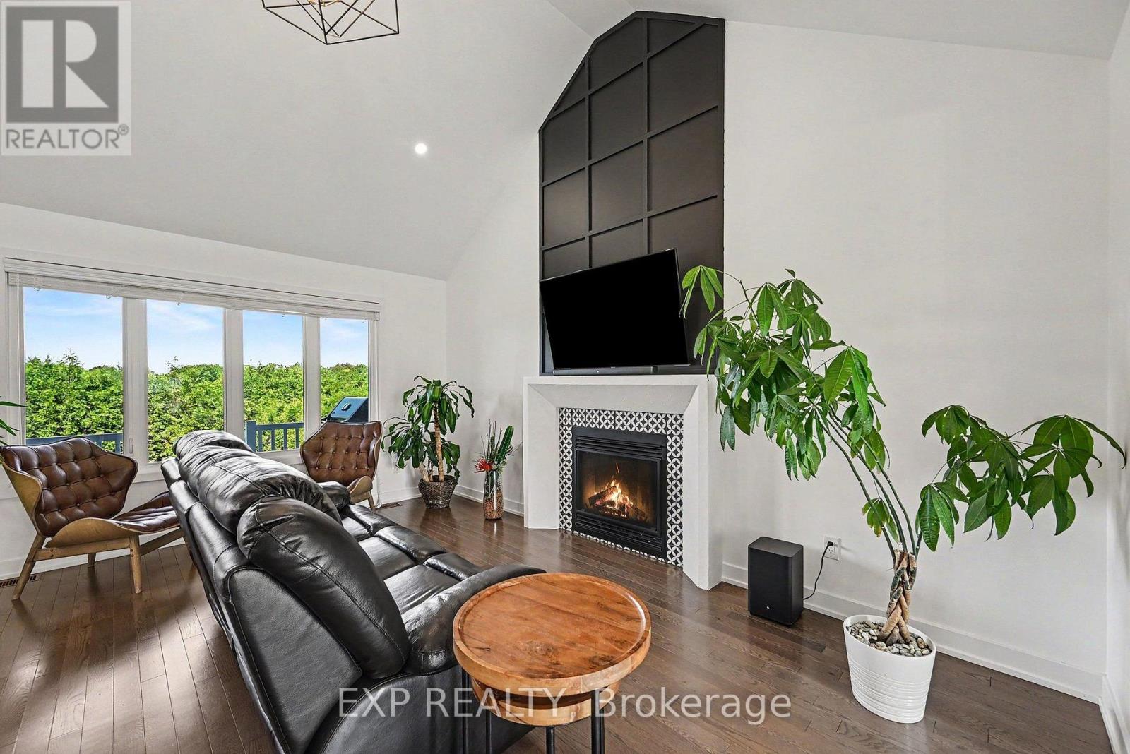 306 Moisson Street Property Photo 4