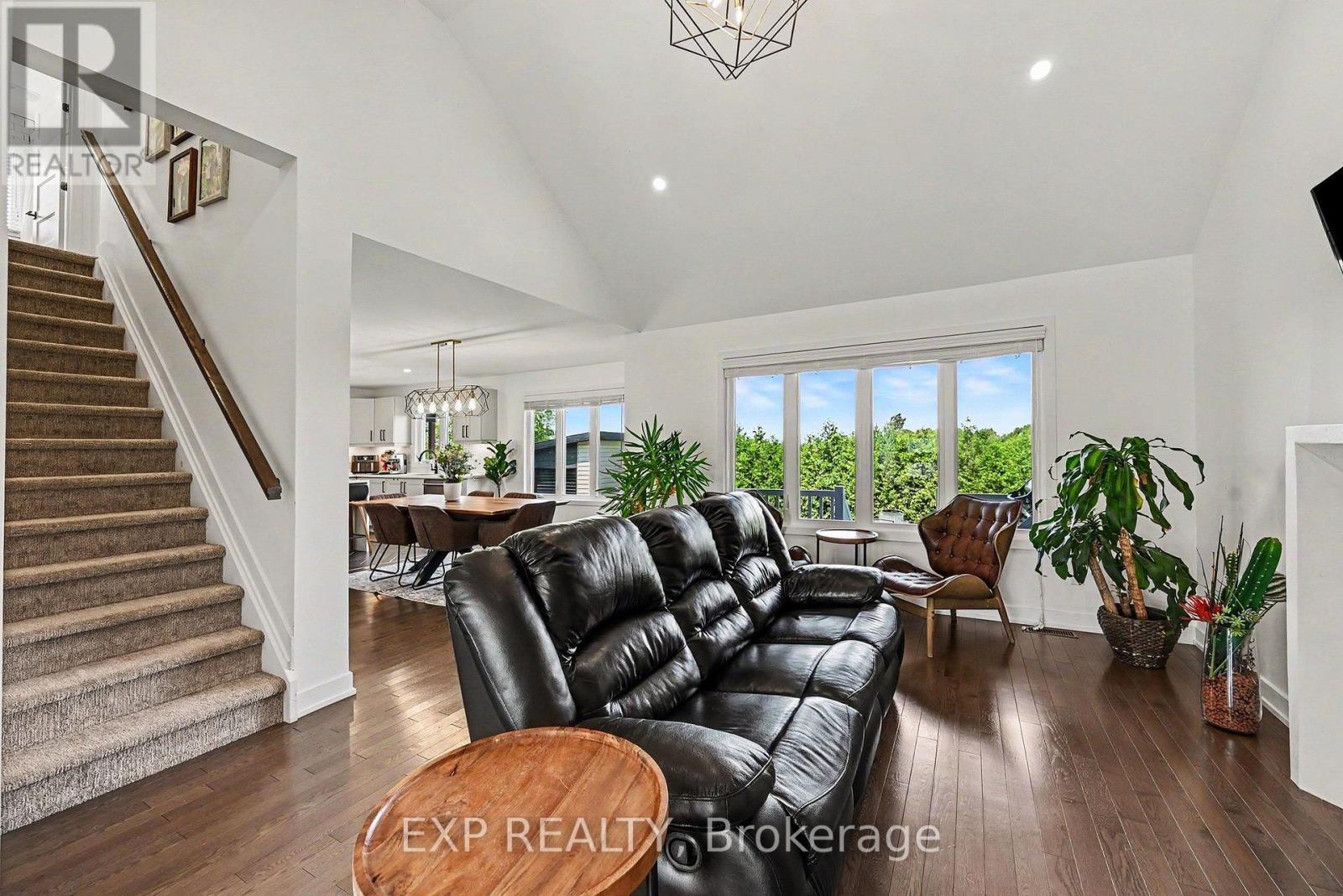 306 Moisson Street Property Photo 5