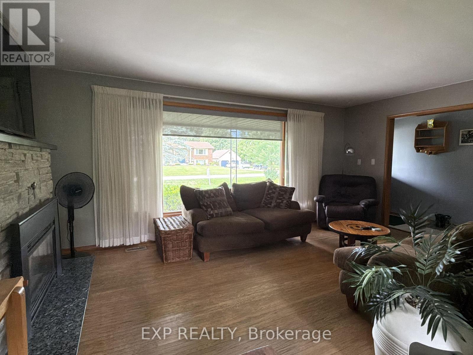 120 Huron Avenue Property Photo 4