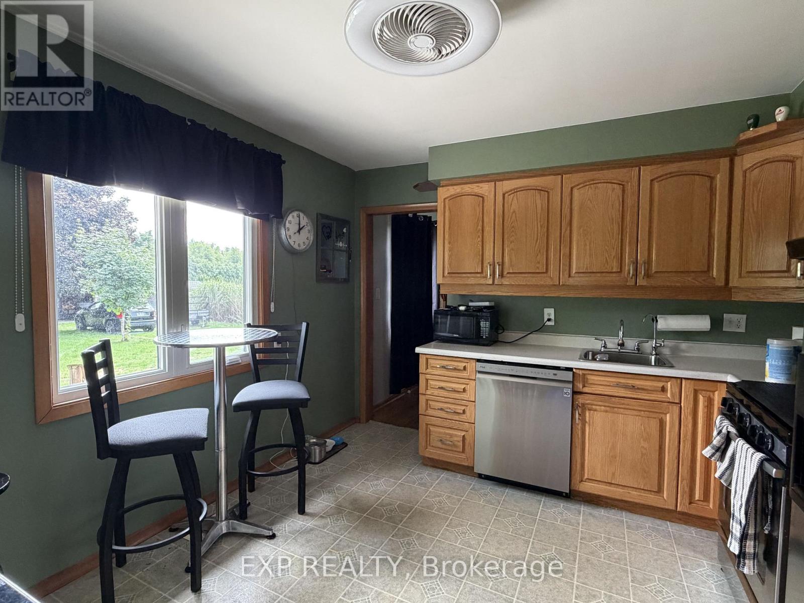 120 Huron Avenue Property Photo 7