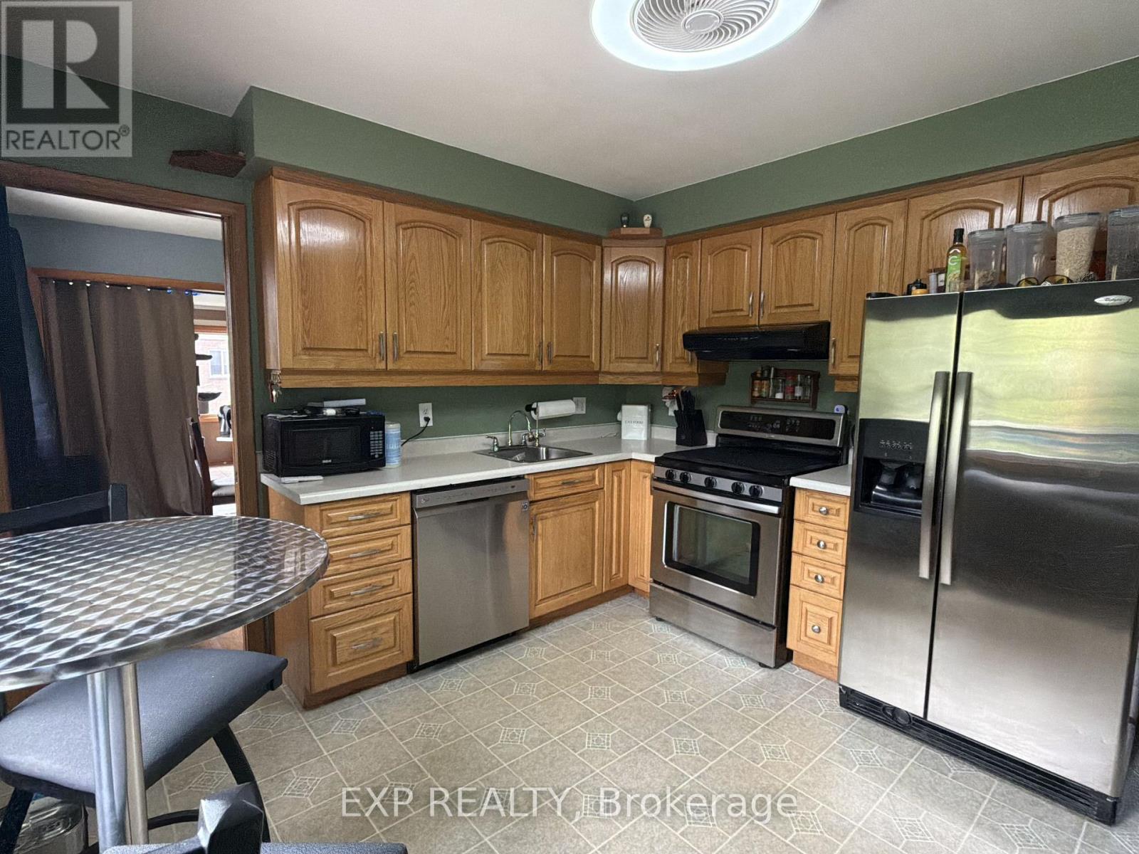 120 Huron Avenue Property Photo 9