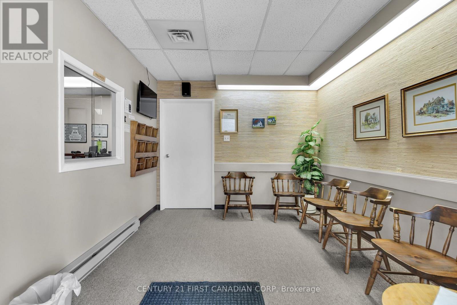 700 York Street Property Photo 6