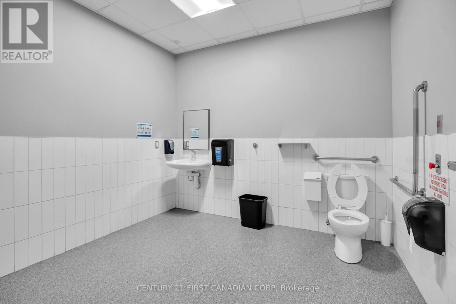 700 York Street Property Photo 14