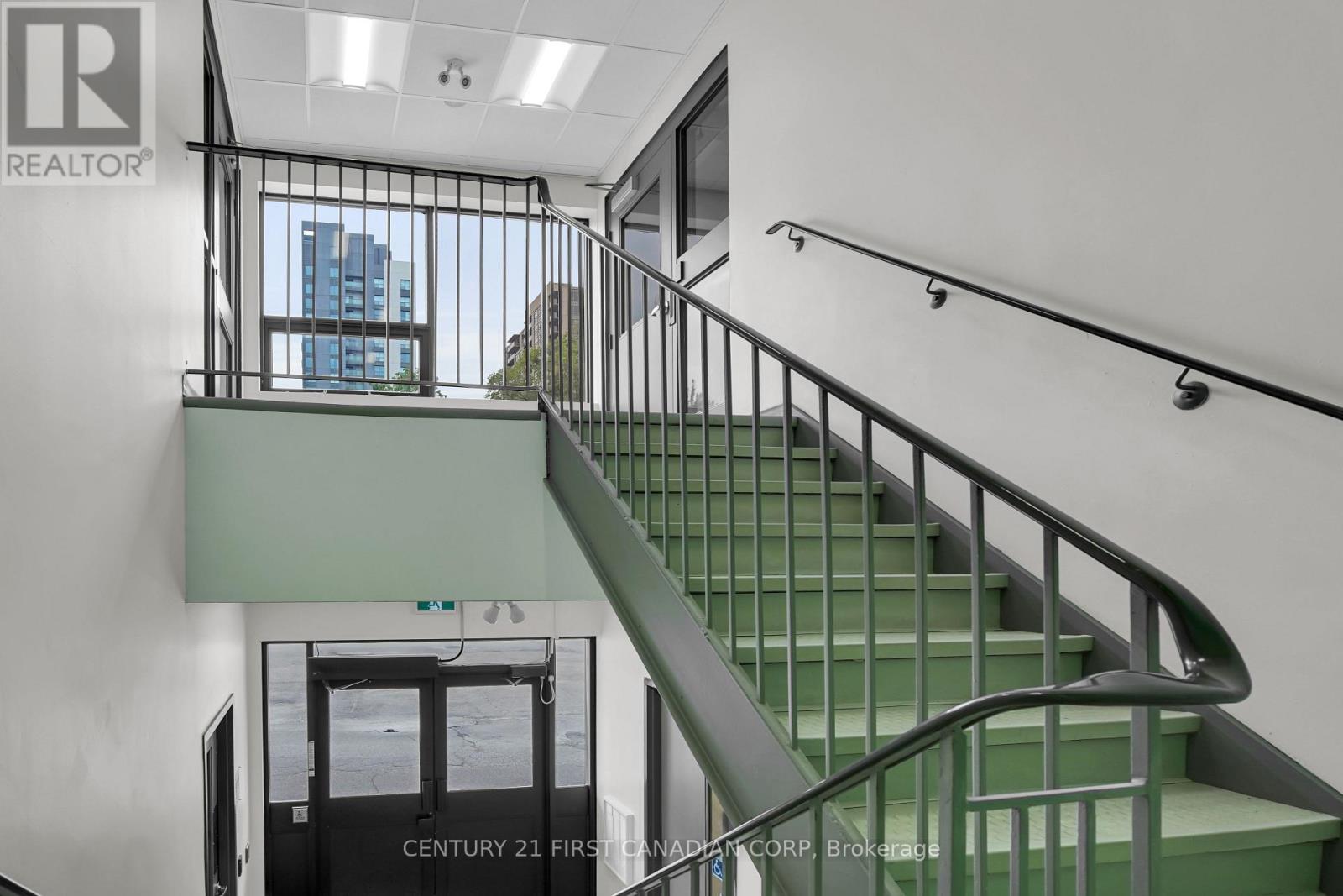 700 York Street Property Photo 24