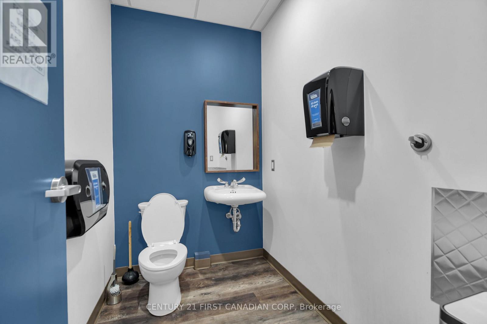 700 York Street Property Photo 47