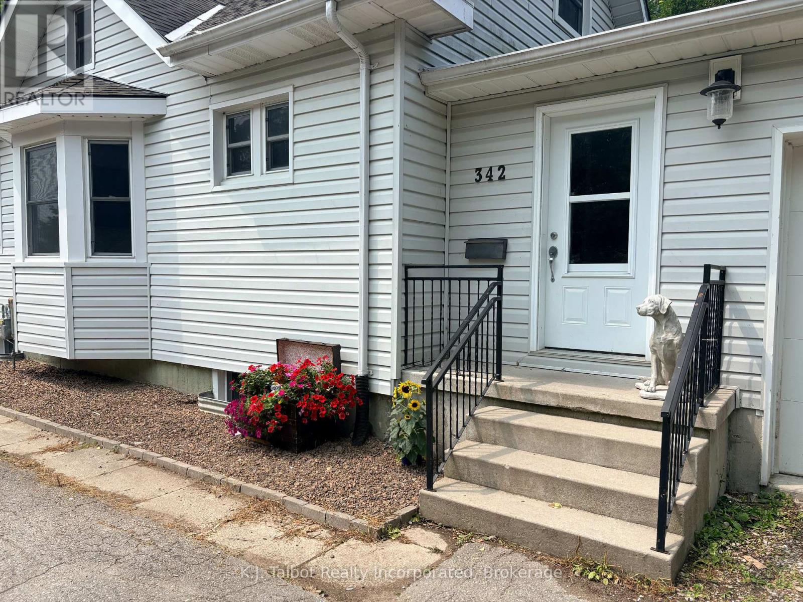 342 John Street Property Photo 3