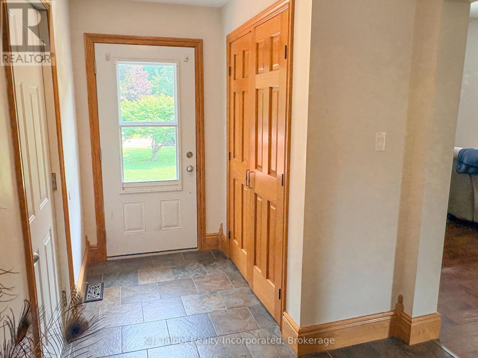 342 John Street Property Photo 5