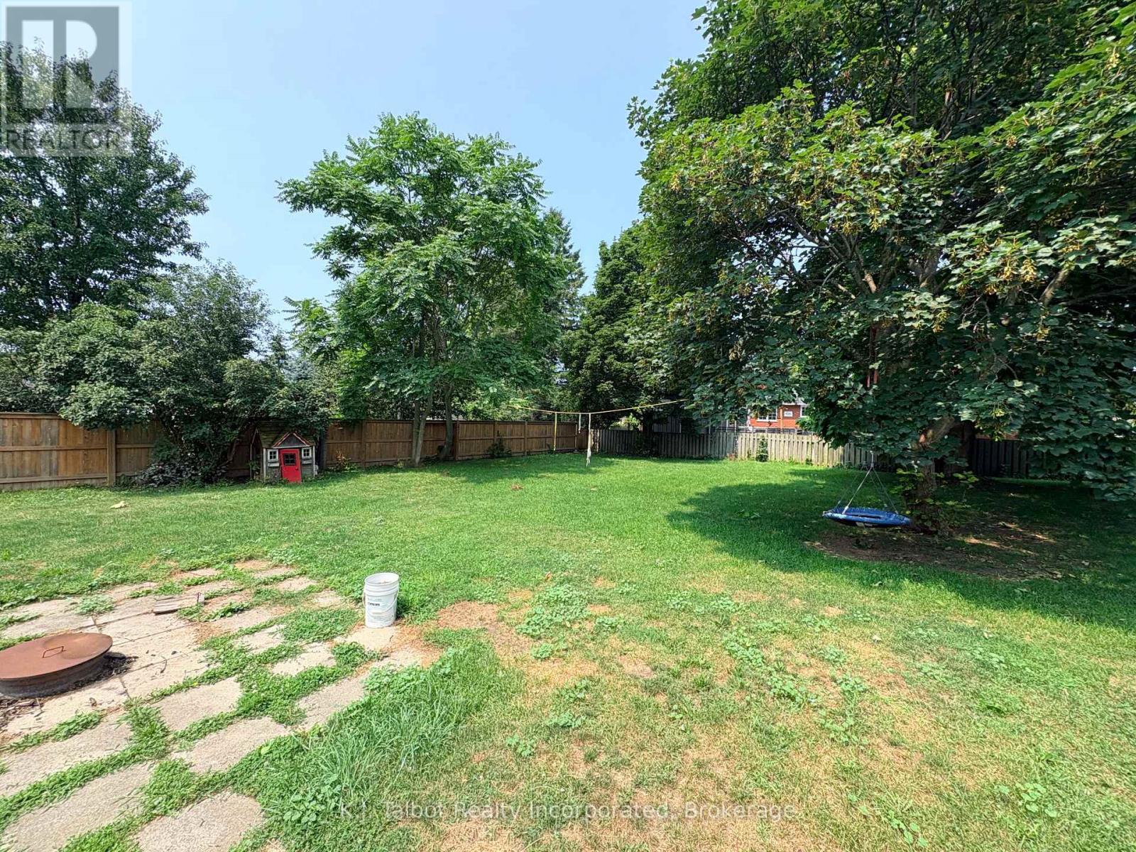 342 John Street Property Photo 37