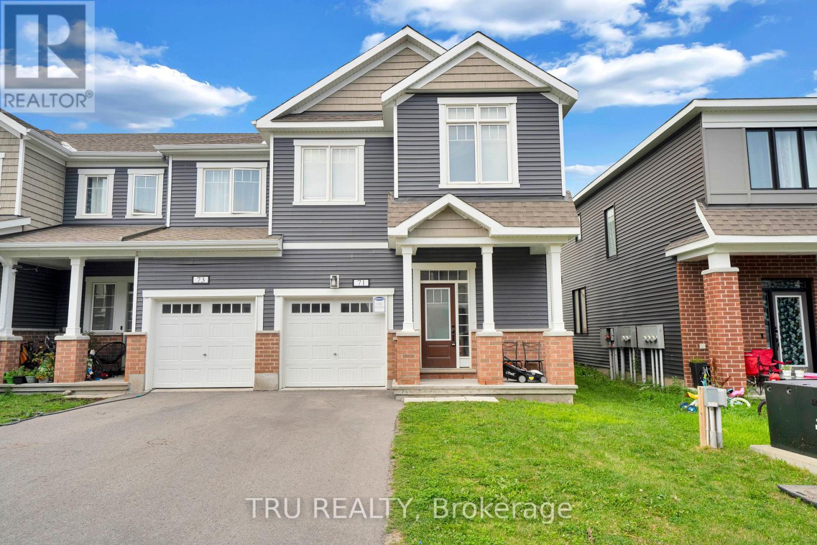 71 CASPIAN ROW Property Photo 1