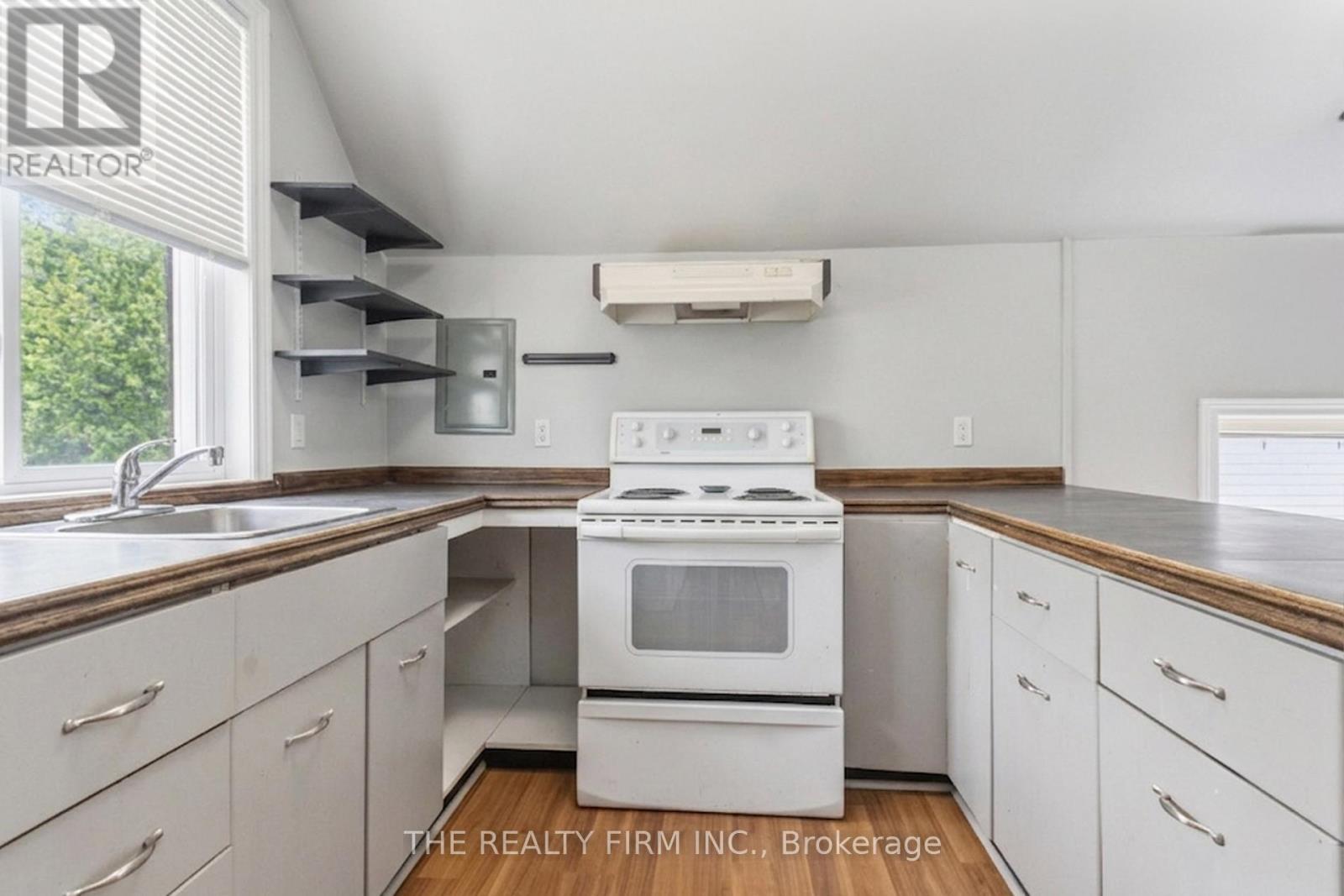 631 Elias Street Property Photo 10