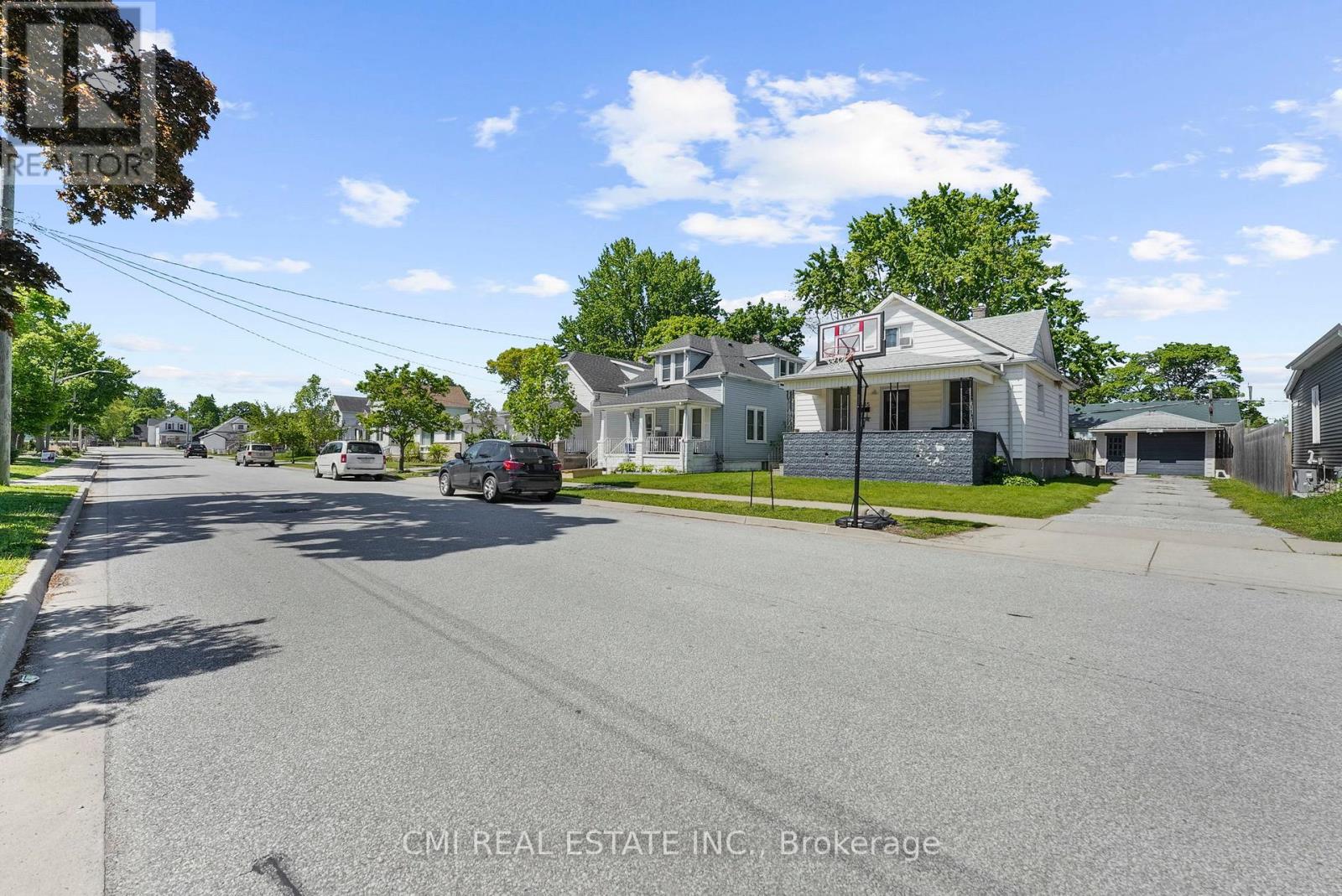 433 LYDIA STREET Property Photo 1