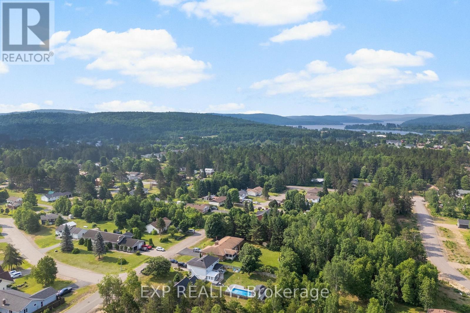 51 Yantha Crescent Property Photo 32