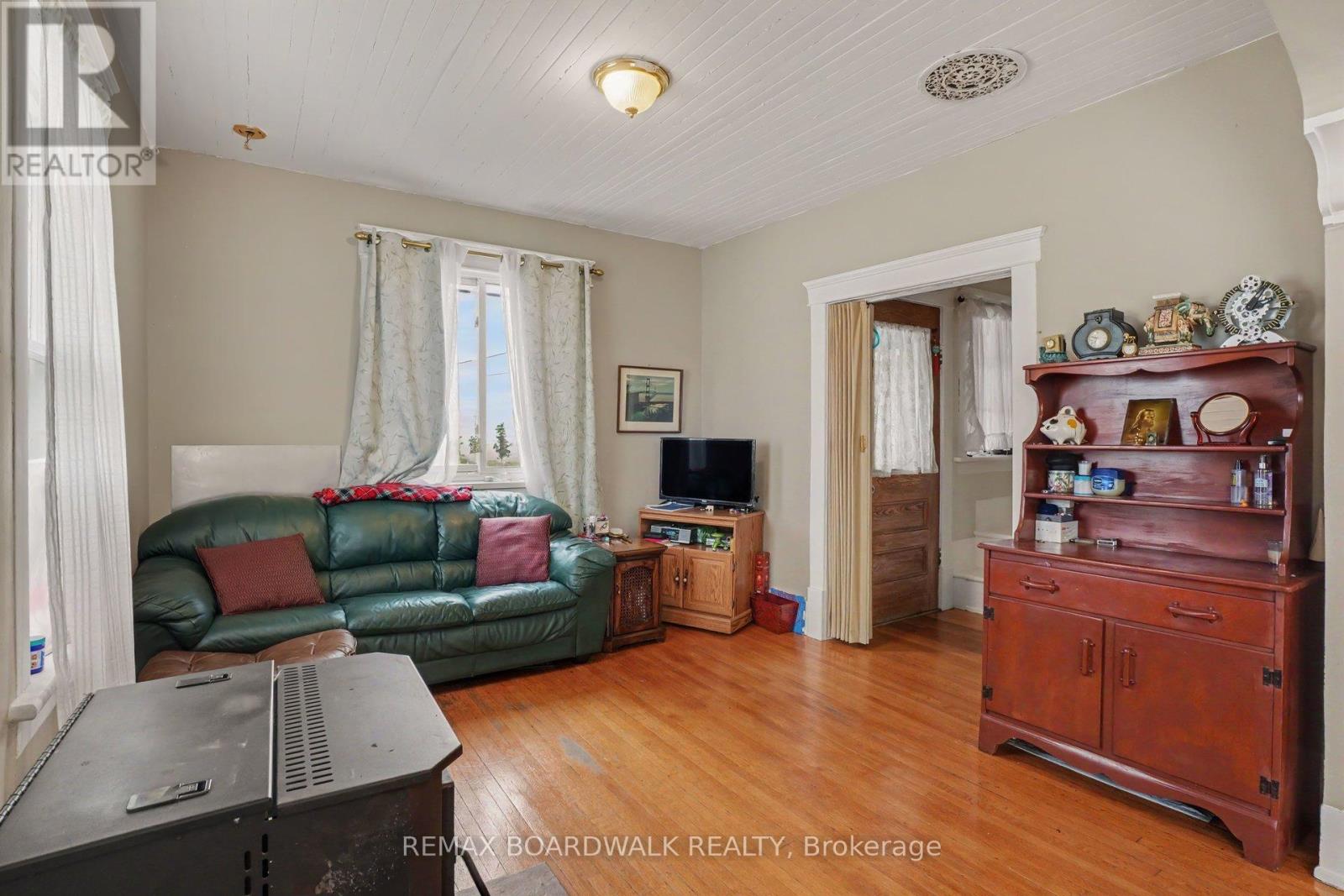 11049 Gilmour Road Property Photo 5