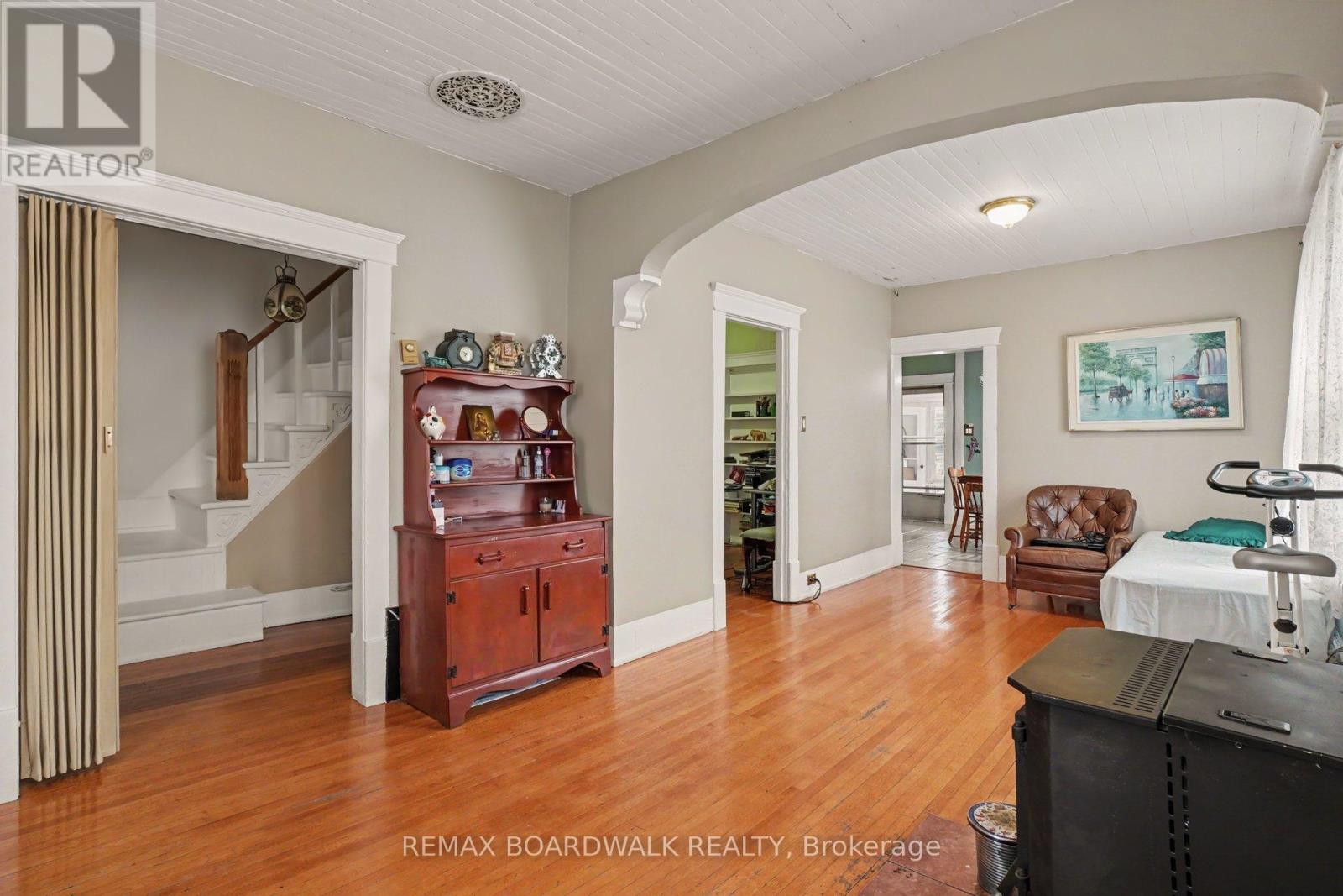 11049 Gilmour Road Property Photo 6