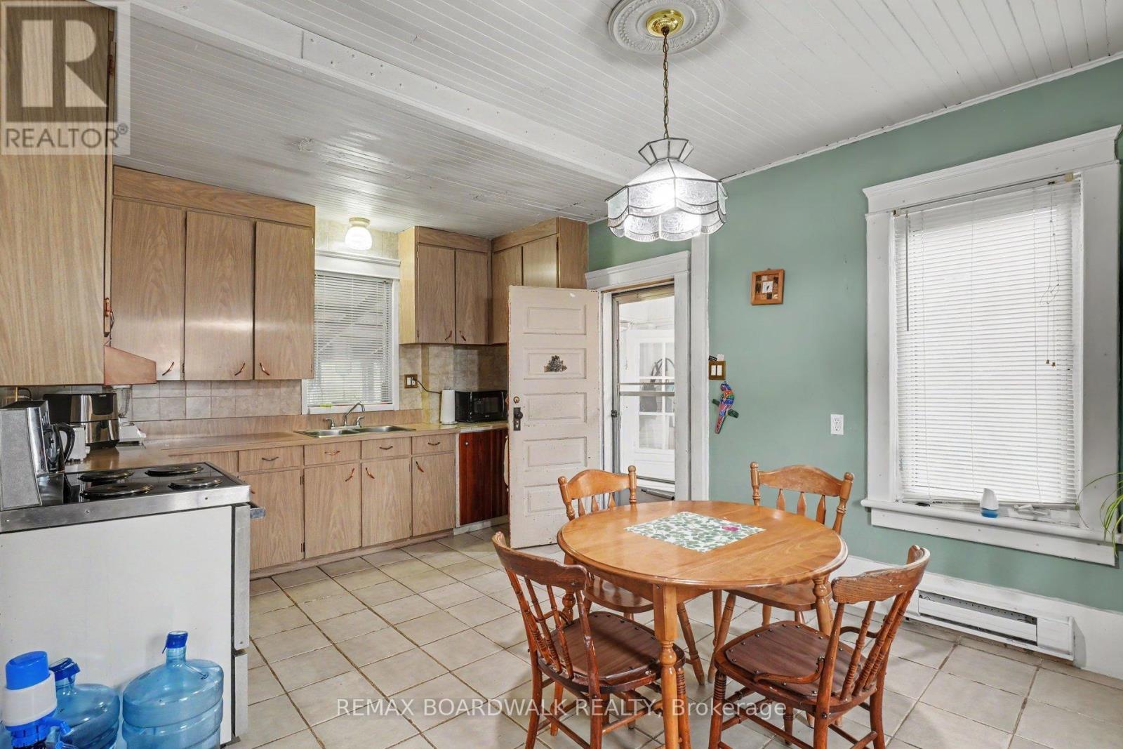 11049 Gilmour Road Property Photo 9
