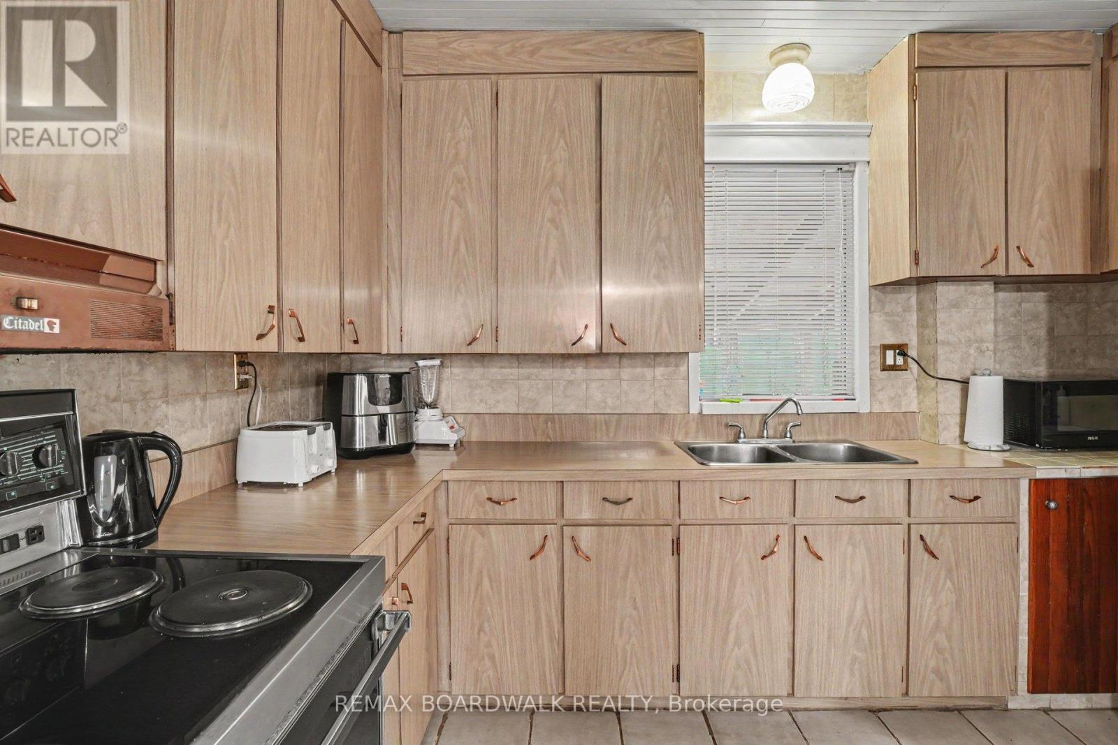 11049 Gilmour Road Property Photo 11