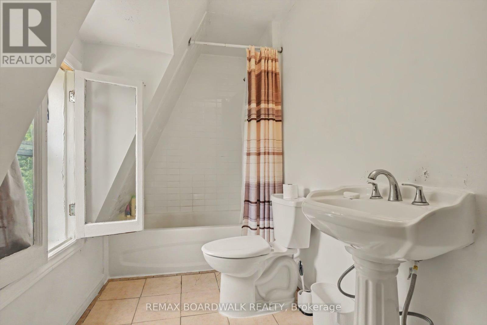 11049 Gilmour Road Property Photo 24
