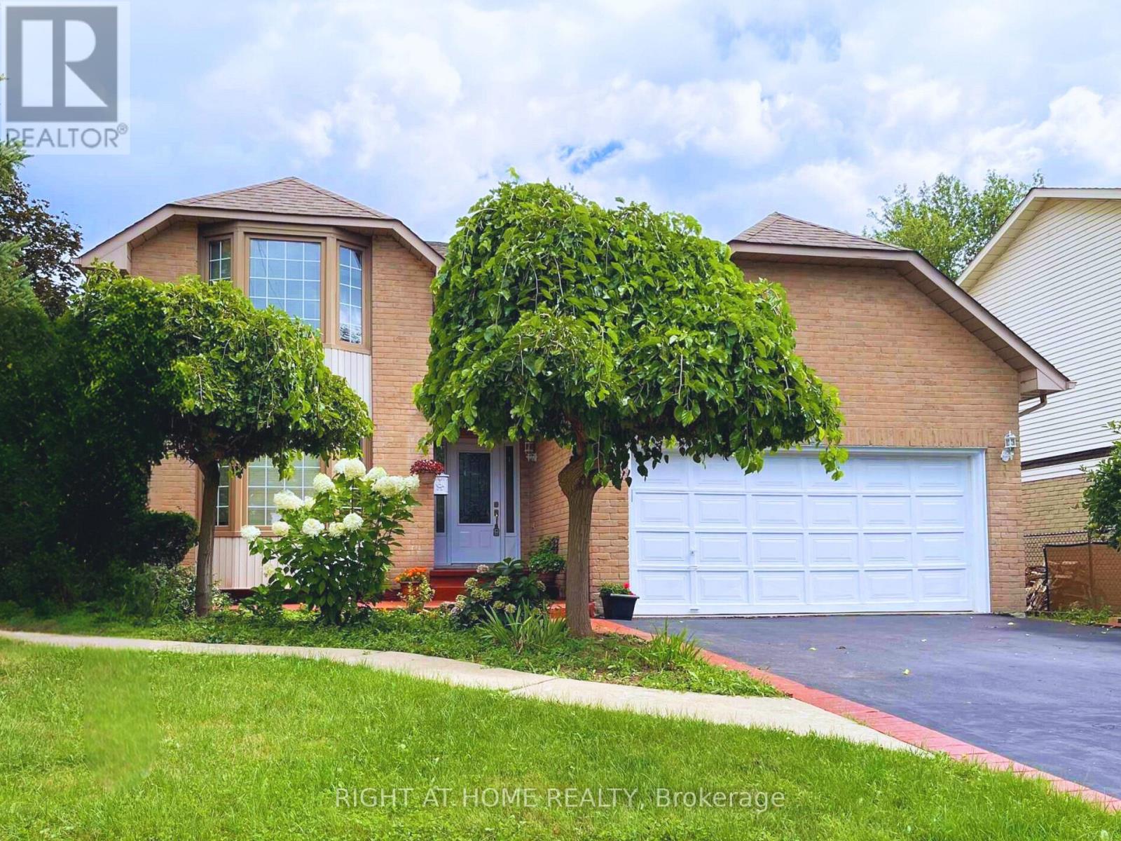 309 AMBERLY BOULEVARD Property Photo 1