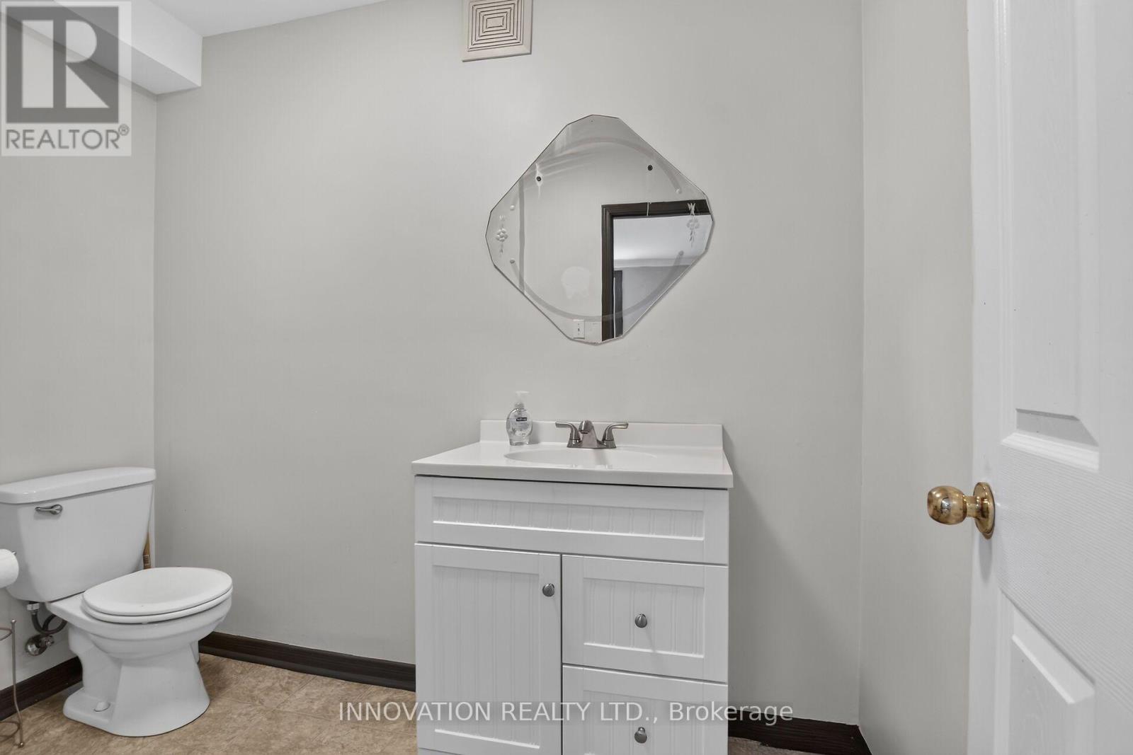 1572 Main Street Property Photo 13