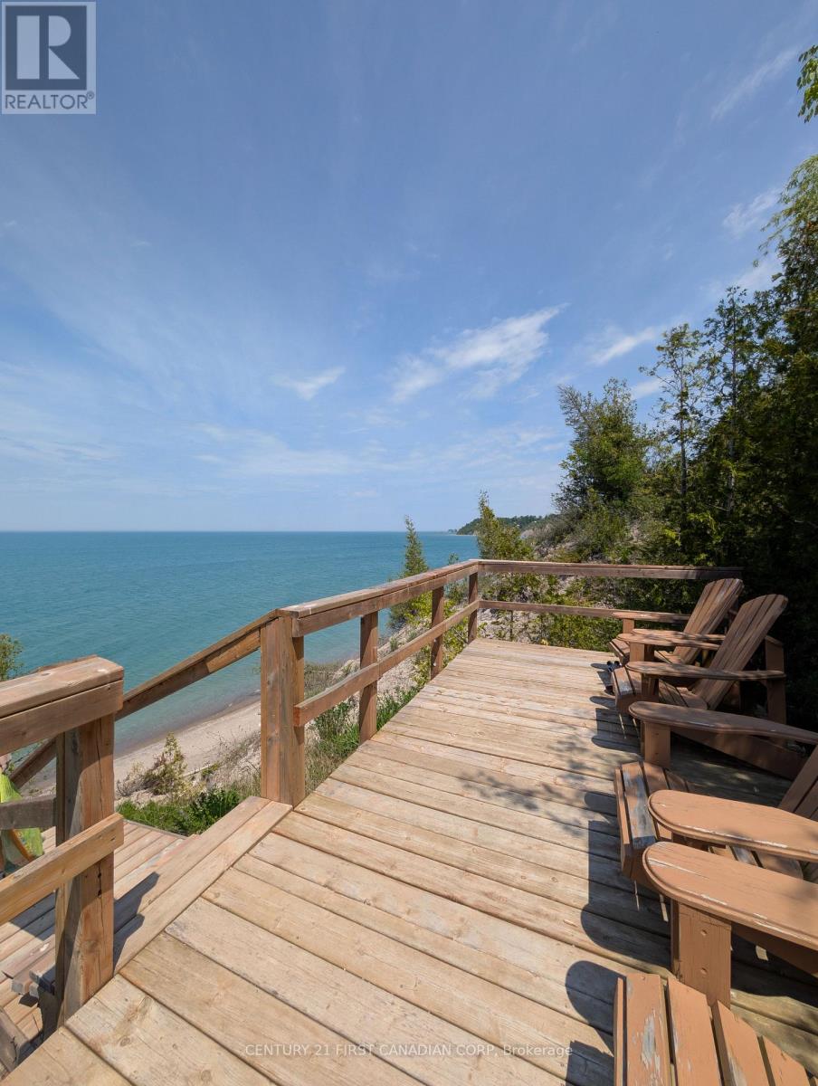 65 - 79681 Bluewater Highway Property Photo 2