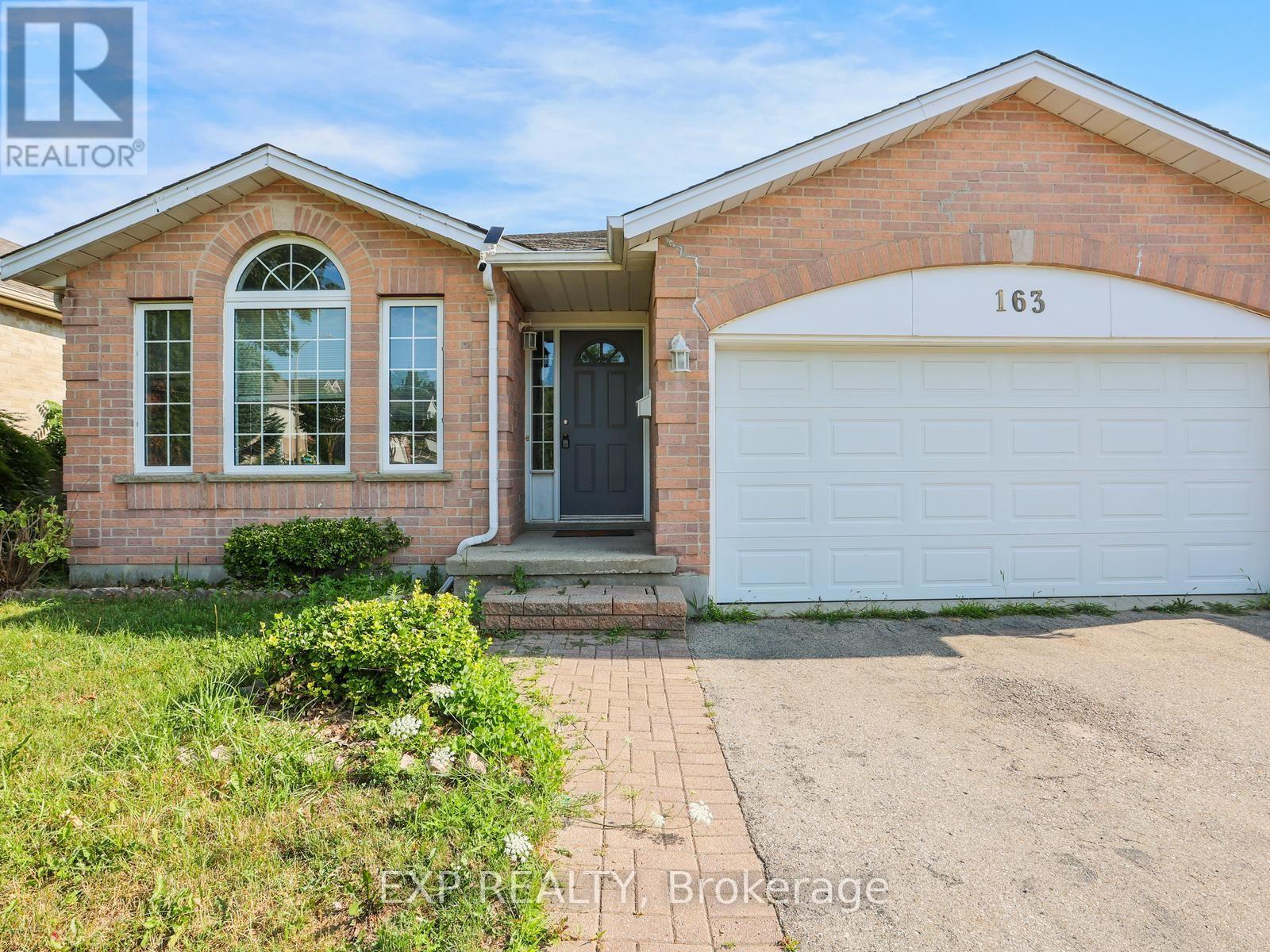 163 Daimler Drive Property Photo 2