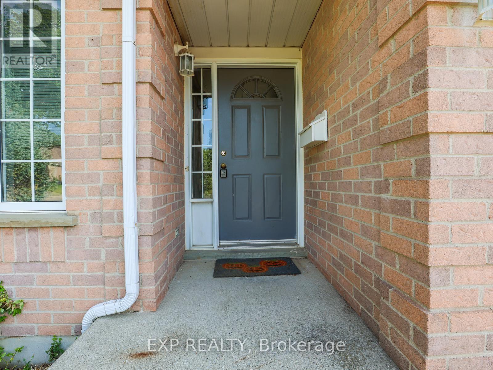 163 Daimler Drive Property Photo 3