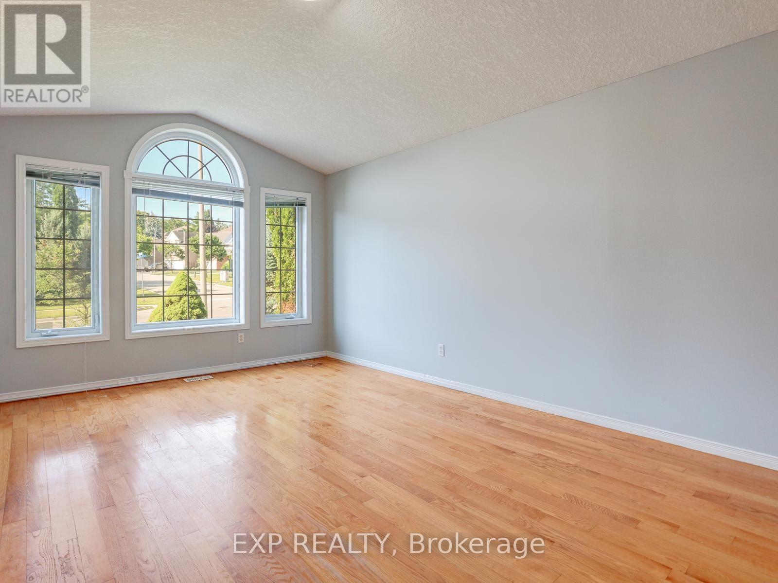 163 Daimler Drive Property Photo 6