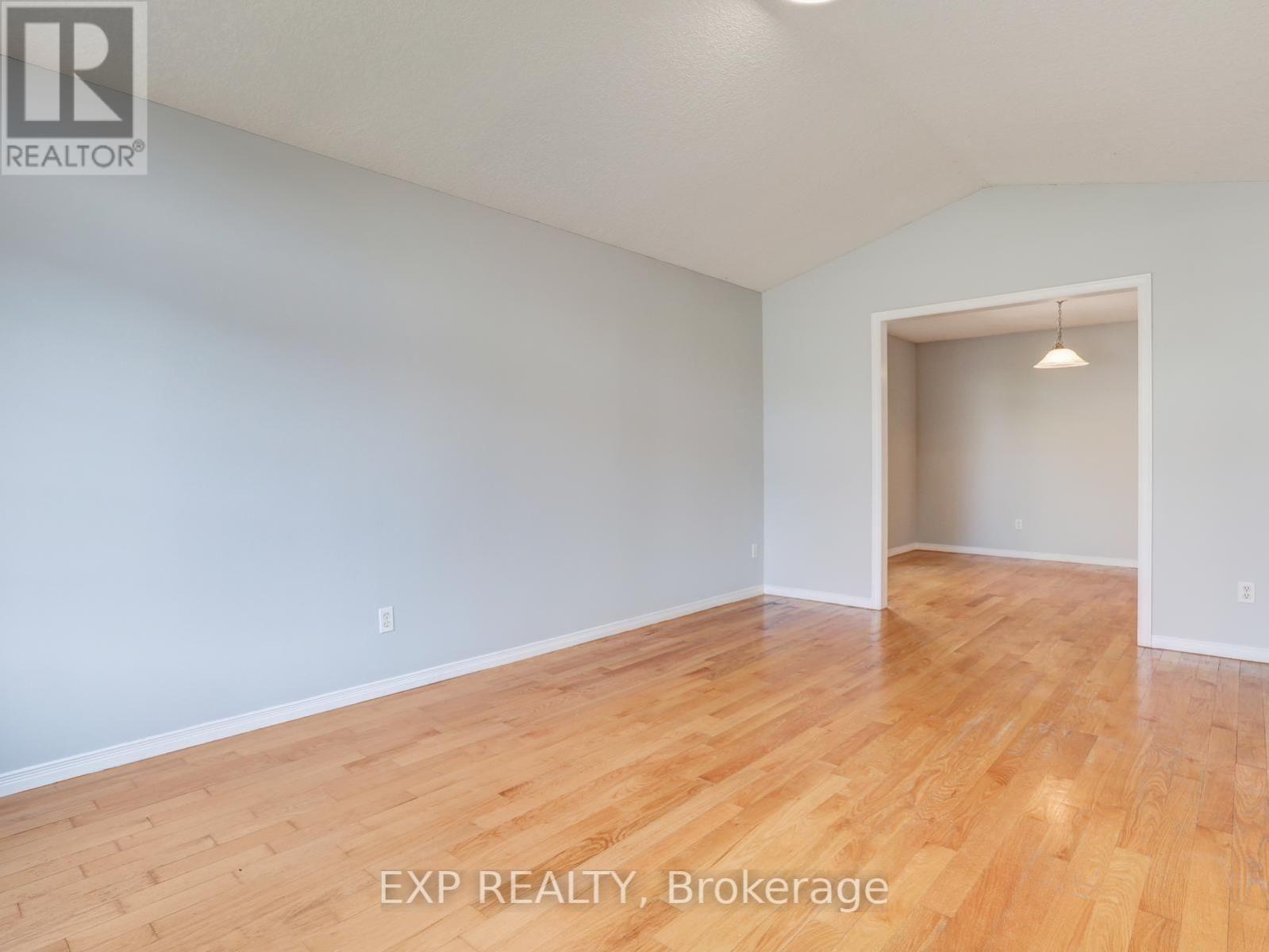 163 Daimler Drive Property Photo 7