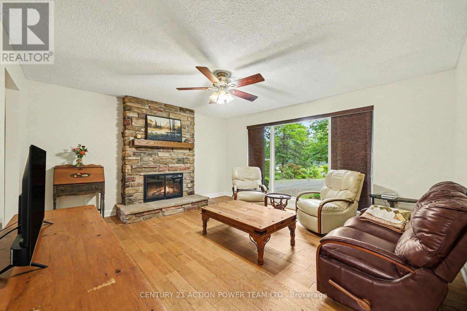 931 Kevin Crescent Property Photo 7