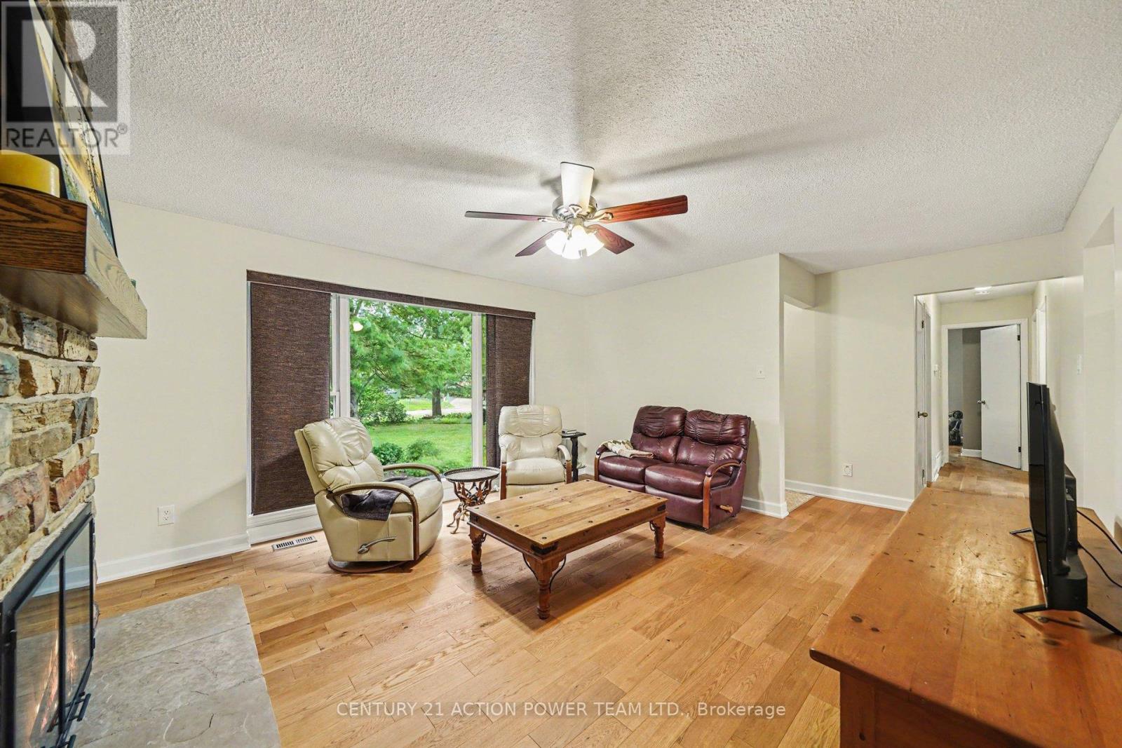 931 Kevin Crescent Property Photo 8